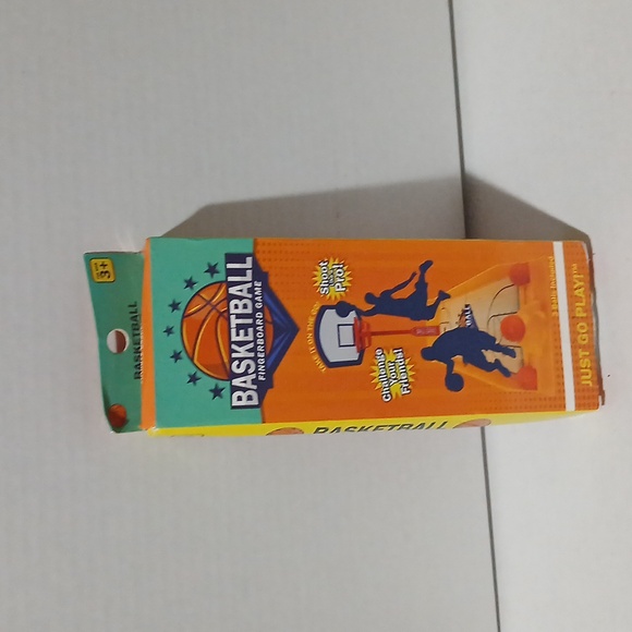 Basketball Finger Board Game NWT - Picture 3 of 6